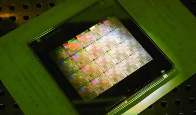 國產(chǎn)CPU進(jìn)步，單核性能提升50%：不能指望國外