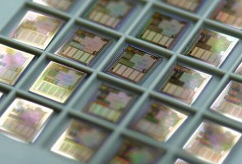 如何把一塊石頭變成CPU？國外小伙稱自己將解決全球芯片荒